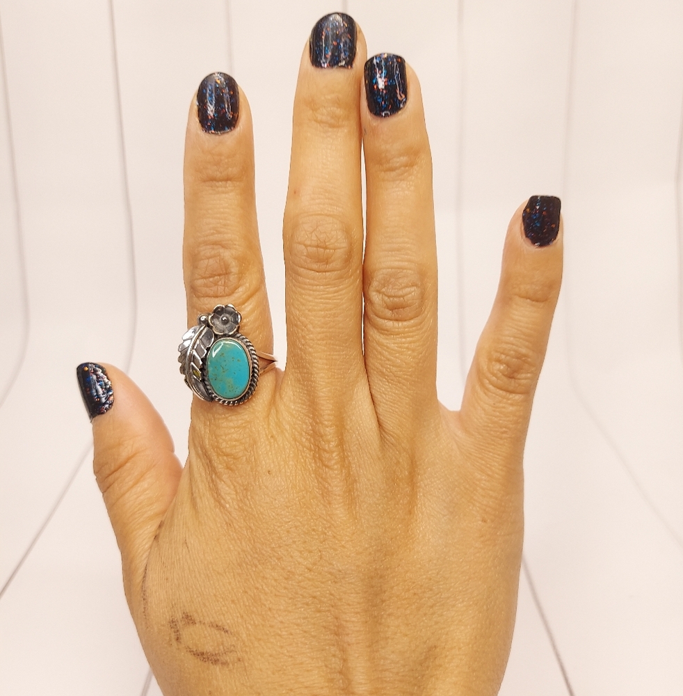 Turquoise Silver Ring With Flower Design 925